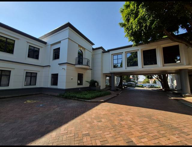 902M² OFFICE TO LET IN ILLOVO